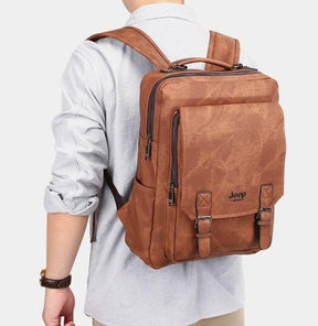 Mochila de Couro Jeep - Traveling Backpack